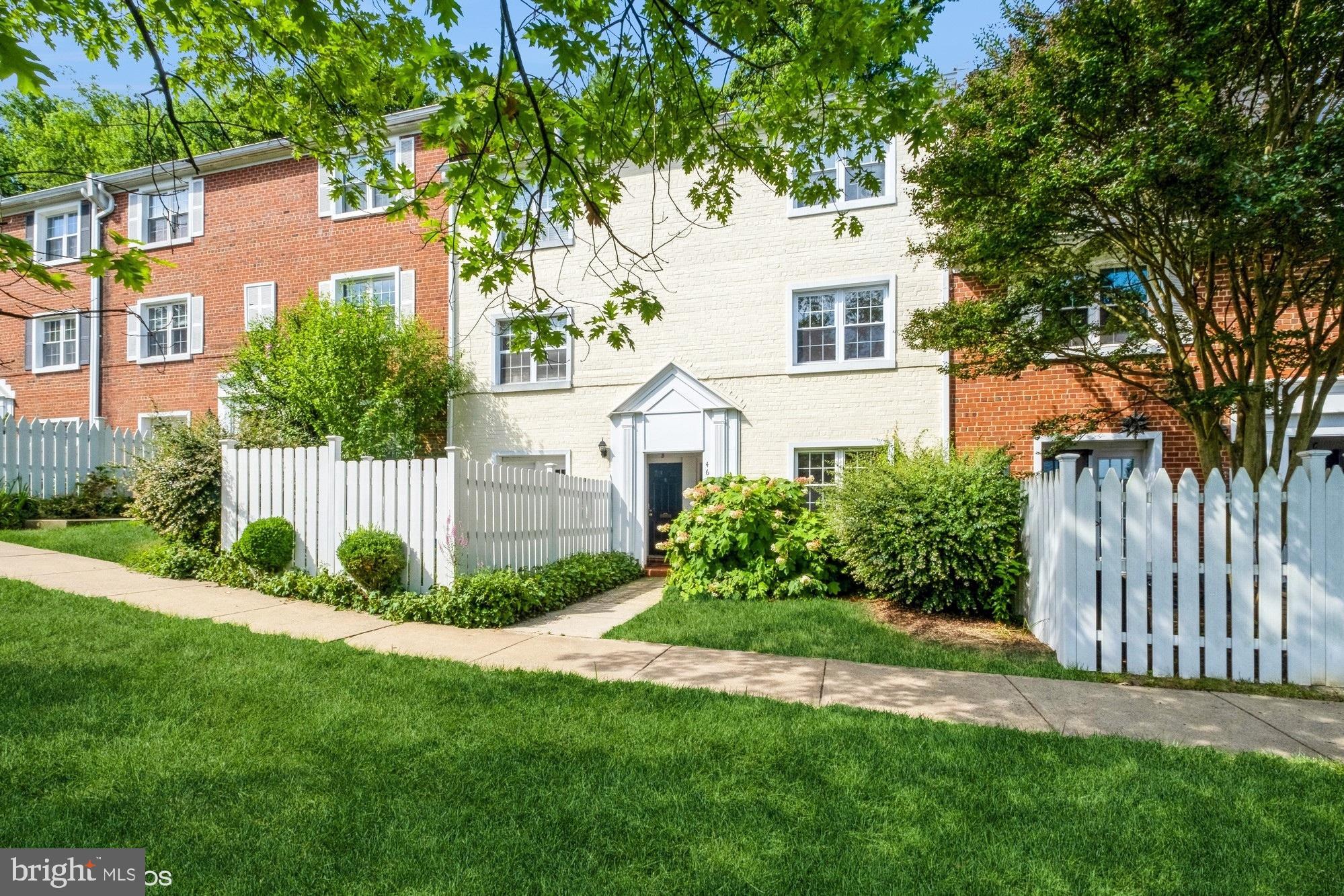4646 28th Road South, Unit A Arlington, VA 22206 - Photo 6 of 38 Walkway to the front entrance from the parking lot