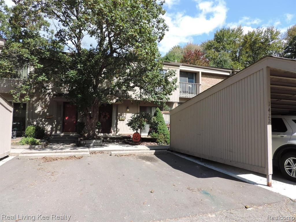 1422 Oakbrook Rochester Hills Rochester, MI 48307 - Photo 1 of 33