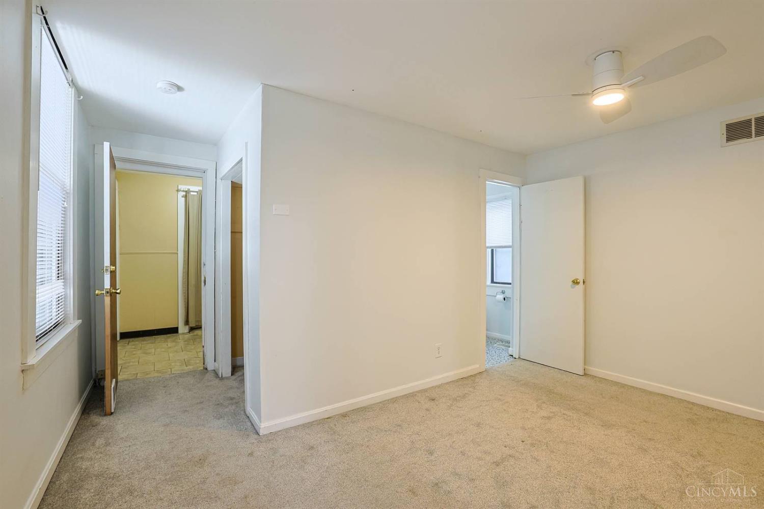 982 Hatch Street Cincinnati, OH 45202 - Photo 40 of 49