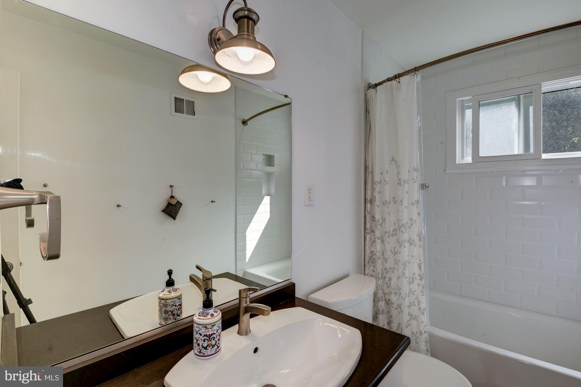9407 Crosby Road Silver Spring, MD 20910 - Photo 24 of 36 Gallery Image 24