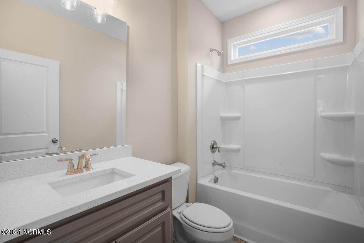 3553 Jetstream Drive Wilson, NC 27896 - Photo 19 of 24 Hall Bath