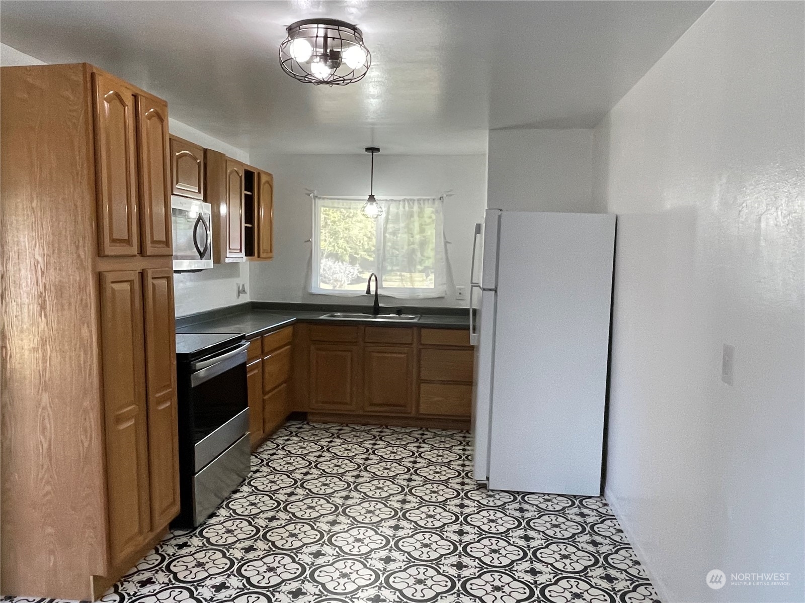 1623 Coolidge Road Aberdeen, WA 98520 - Photo 5 of 33 Gallery Image 5