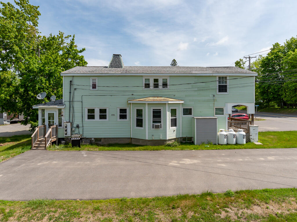 552 Riverside Drive Augusta, ME 04330 - Photo 3 of 47 552RiversideDr-Augusta-3