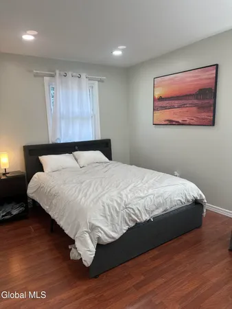 $2,800 | 4 Thoroughbred Lane, Colonie, NY 12205