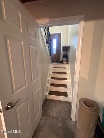 $2,800 | 4 Thoroughbred Lane, Colonie, NY 12205