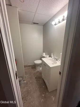 $2,800 | 4 Thoroughbred Lane, Colonie, NY 12205