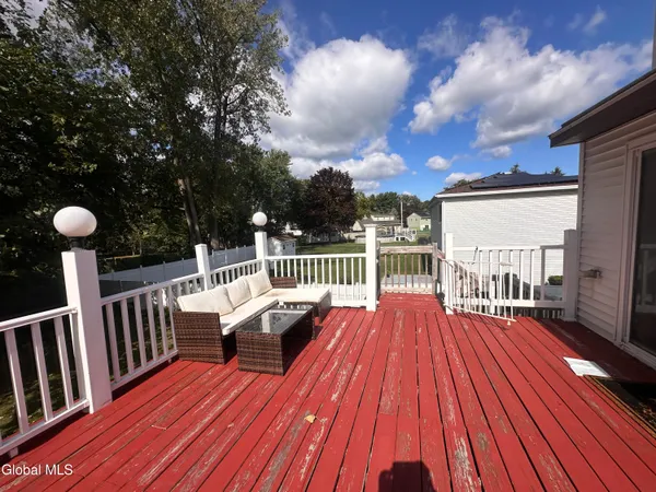 $2,800 | 4 Thoroughbred Lane, Colonie, NY 12205