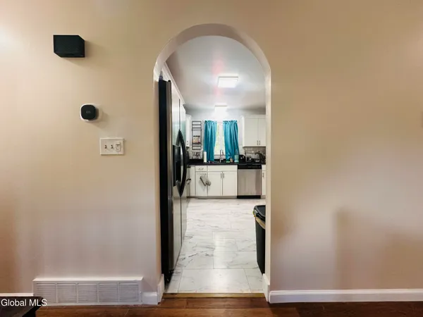 $2,800 | 4 Thoroughbred Lane, Colonie, NY 12205