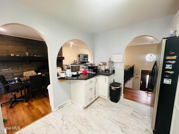 $2,800 | 4 Thoroughbred Lane, Colonie, NY 12205