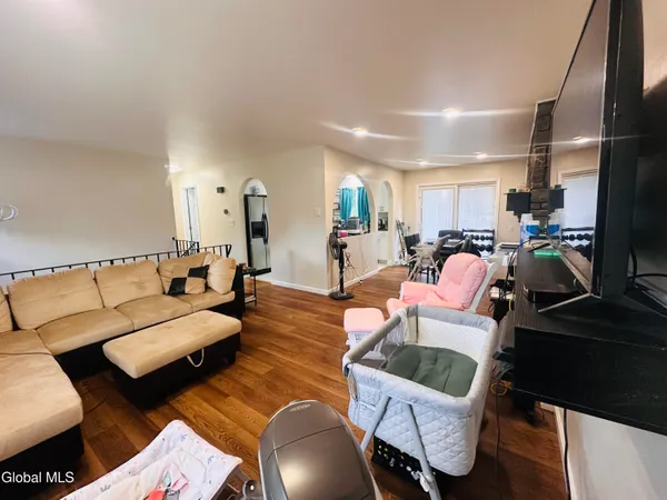 $2,800 | 4 Thoroughbred Lane, Colonie, NY 12205