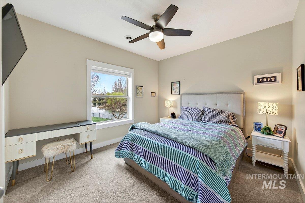 1013 East Rivers End Drive Eagle, ID 83616 - Photo 33 of 39