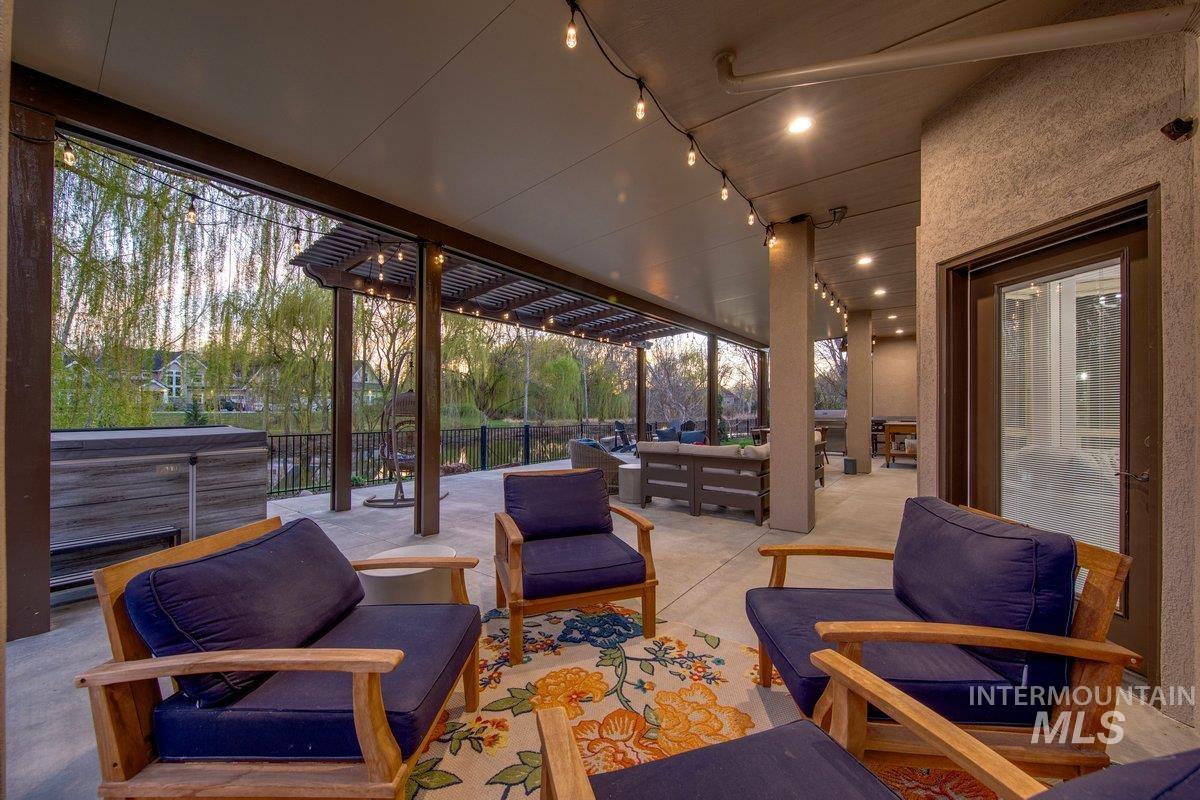 1013 East Rivers End Drive Eagle, ID 83616 - Photo 37 of 39