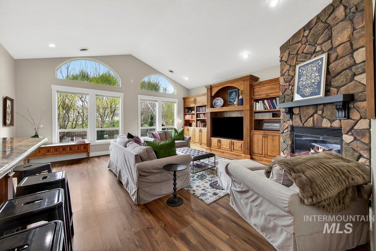 1013 East Rivers End Drive Eagle, ID 83616 - Photo 5 of 39