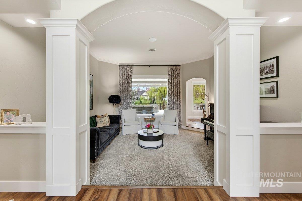 1013 East Rivers End Drive Eagle, ID 83616 - Photo 9 of 39