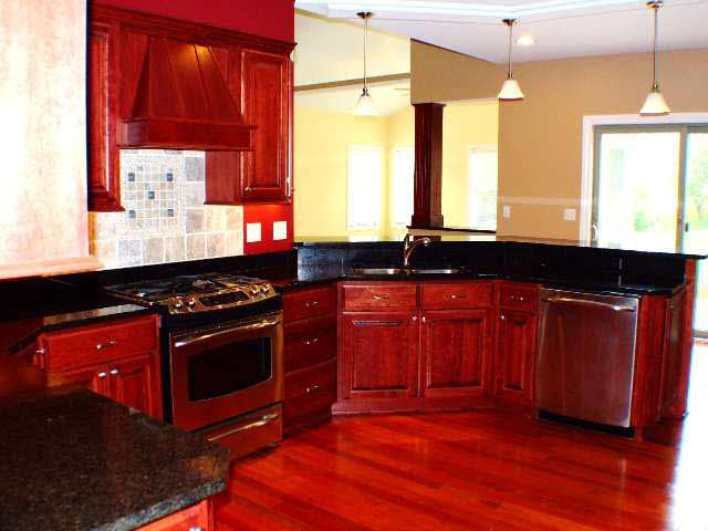2481 Cattail Ridge Muscatine, IA 52761 - Photo 4 of 9 Gallery Image 4