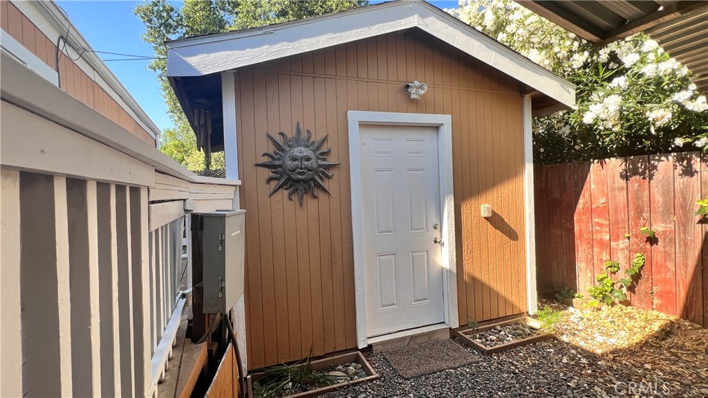 2135 Nord Avenue, Unit 33 Chico, CA 95926 - Photo 26 of 35 a backyard of a house