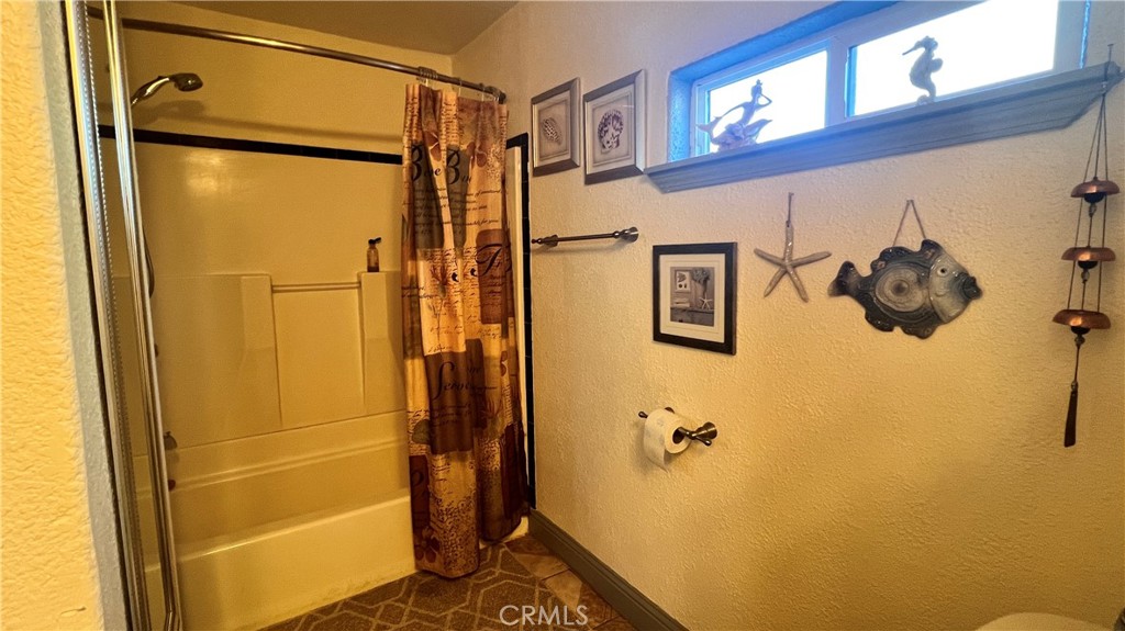 2135 Nord Avenue, Unit 33 Chico, CA 95926 - Photo 9 of 35 a bathroom with a shower