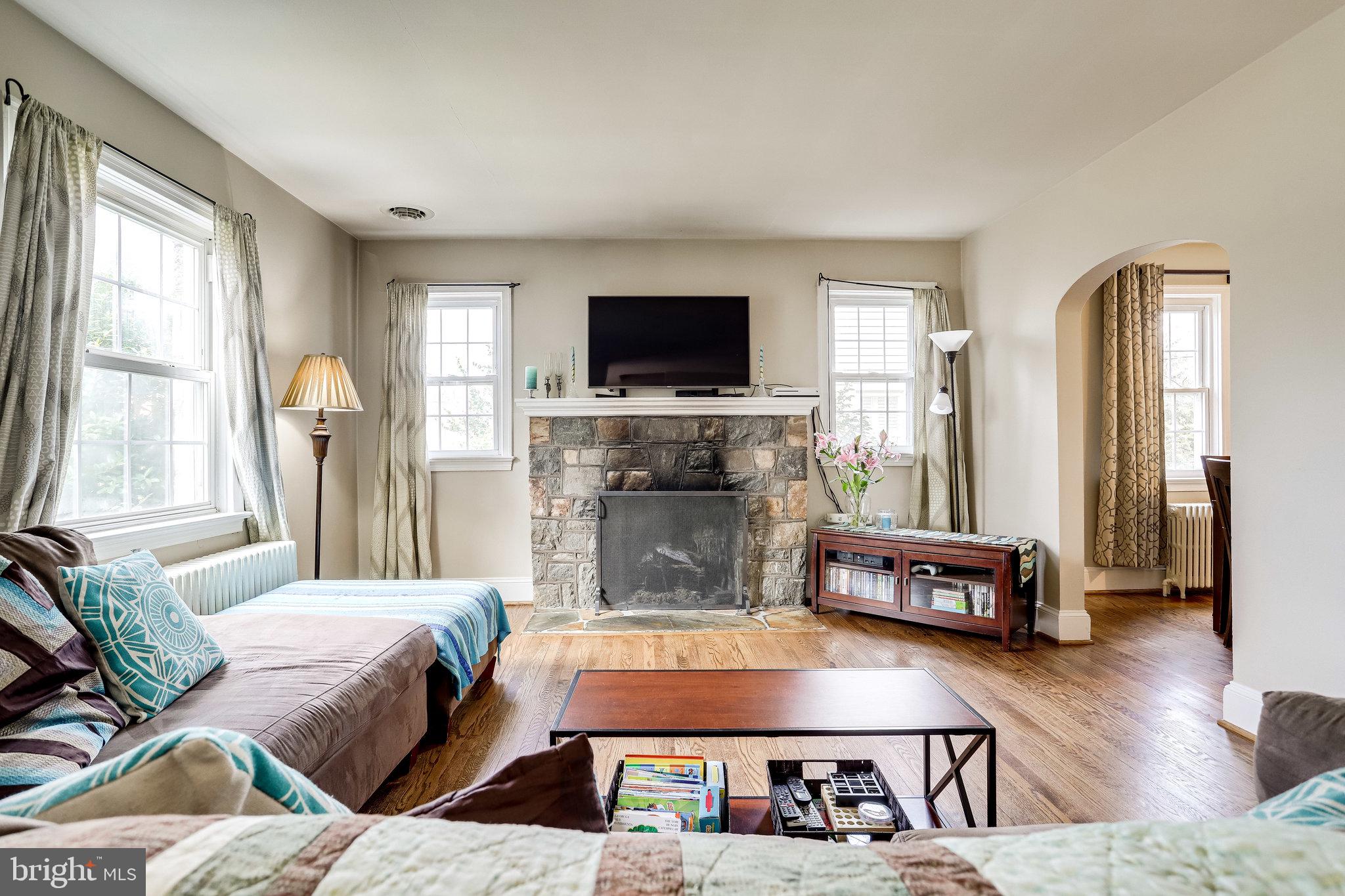 2763 Cameron Road Falls Church, VA 22042 - Photo 7 of 40 Living Room