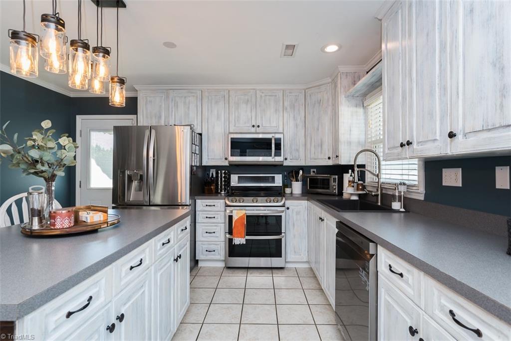706 Rolling Road Haw River, NC 27258 - Photo 10 of 28 Gallery Image 10