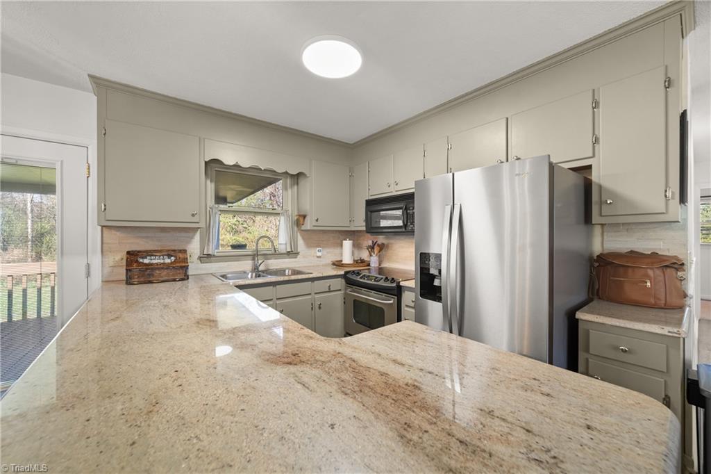 1041 Tom East Road Westfield, NC 27053 - Photo 9 of 24