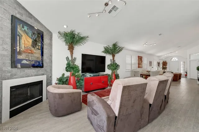 $4,200 | 1404 Sun Copper Drive, Las Vegas, NV 89117