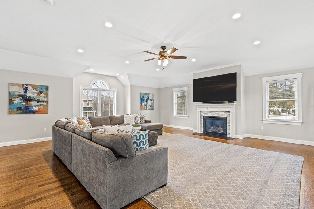 8 Veterans Way Reading, MA 01867 - Photo 23 of 41 Gallery Image 23
