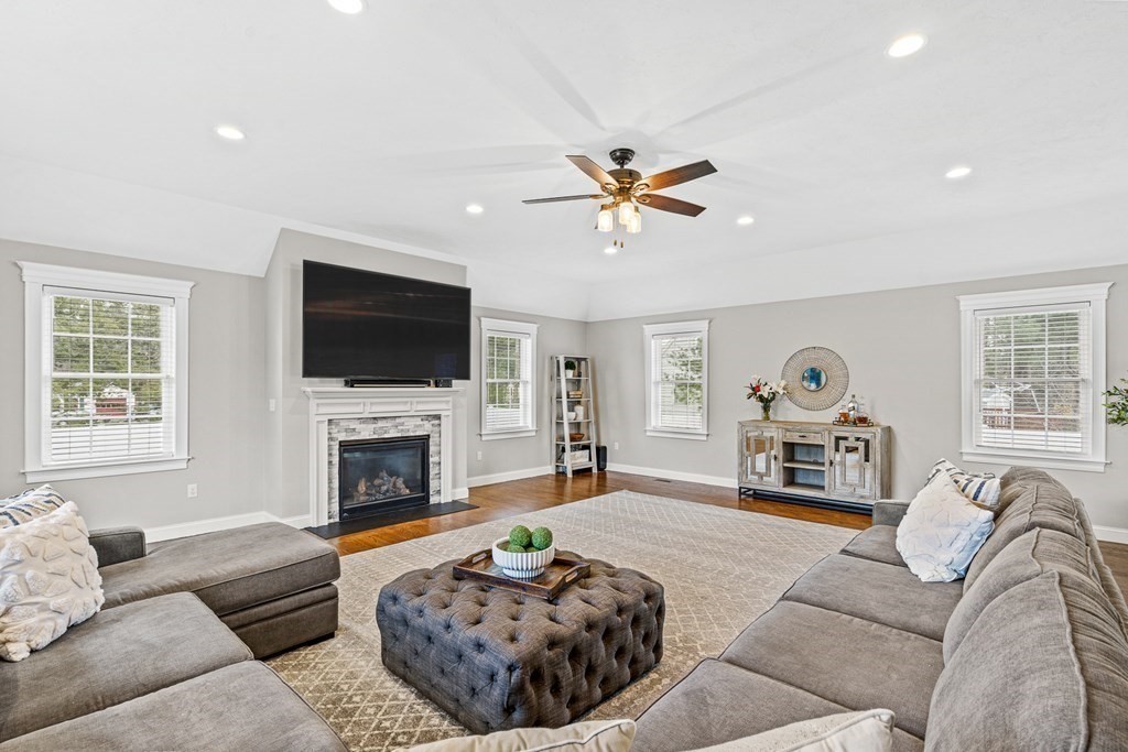 8 Veterans Way Reading, MA 01867 - Photo 24 of 41 Gallery Image 24