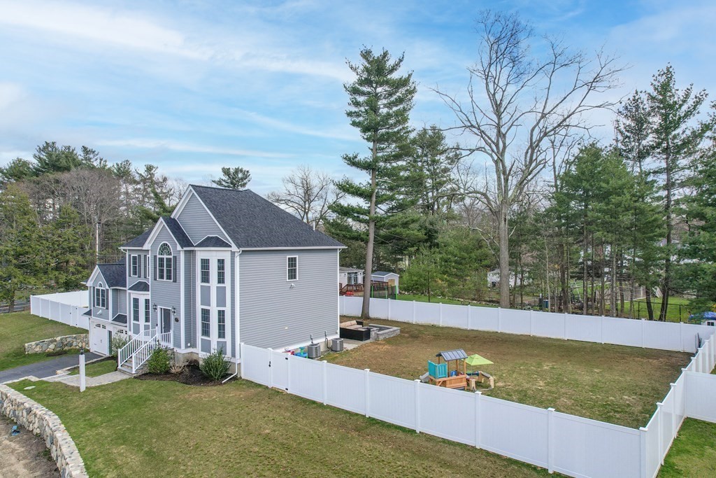 8 Veterans Way Reading, MA 01867 - Photo 3 of 41 Gallery Image 3