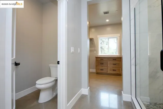 a bathroom with a toilet
