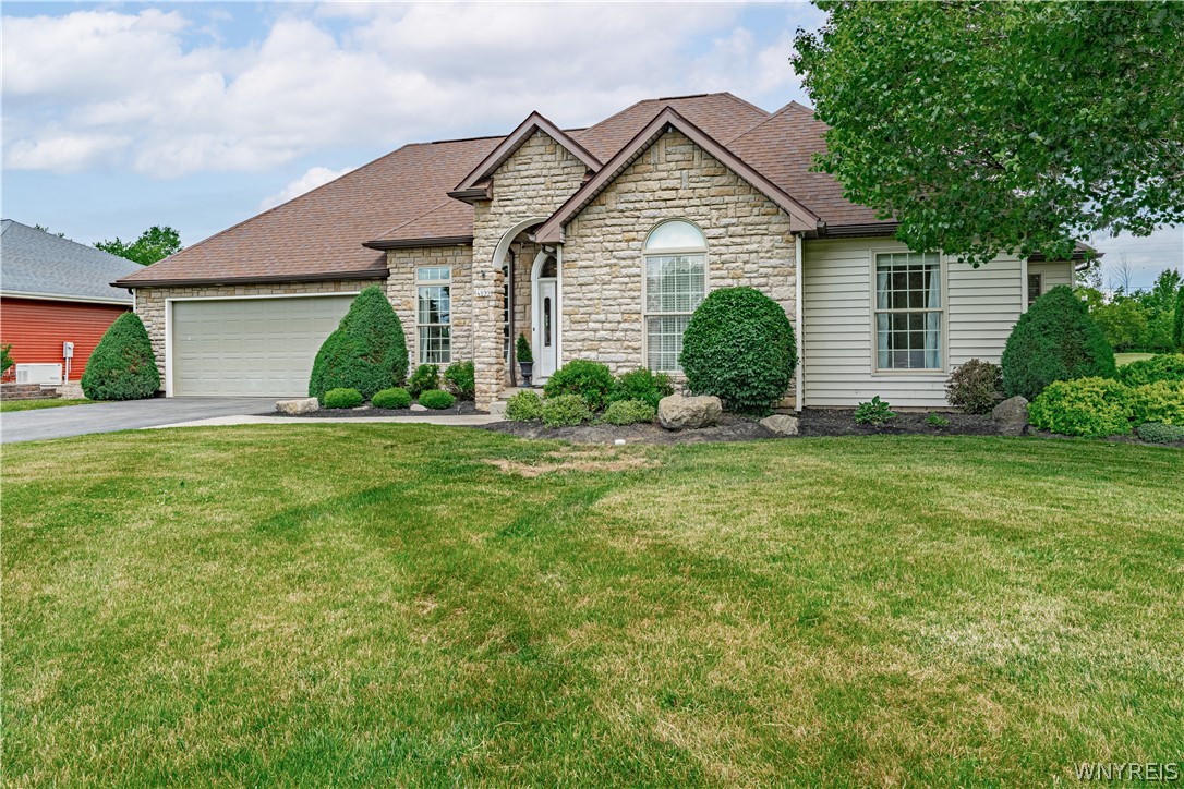 4899 Beach Ridge Road Pendleton, NY 14094 - Photo 3 of 48