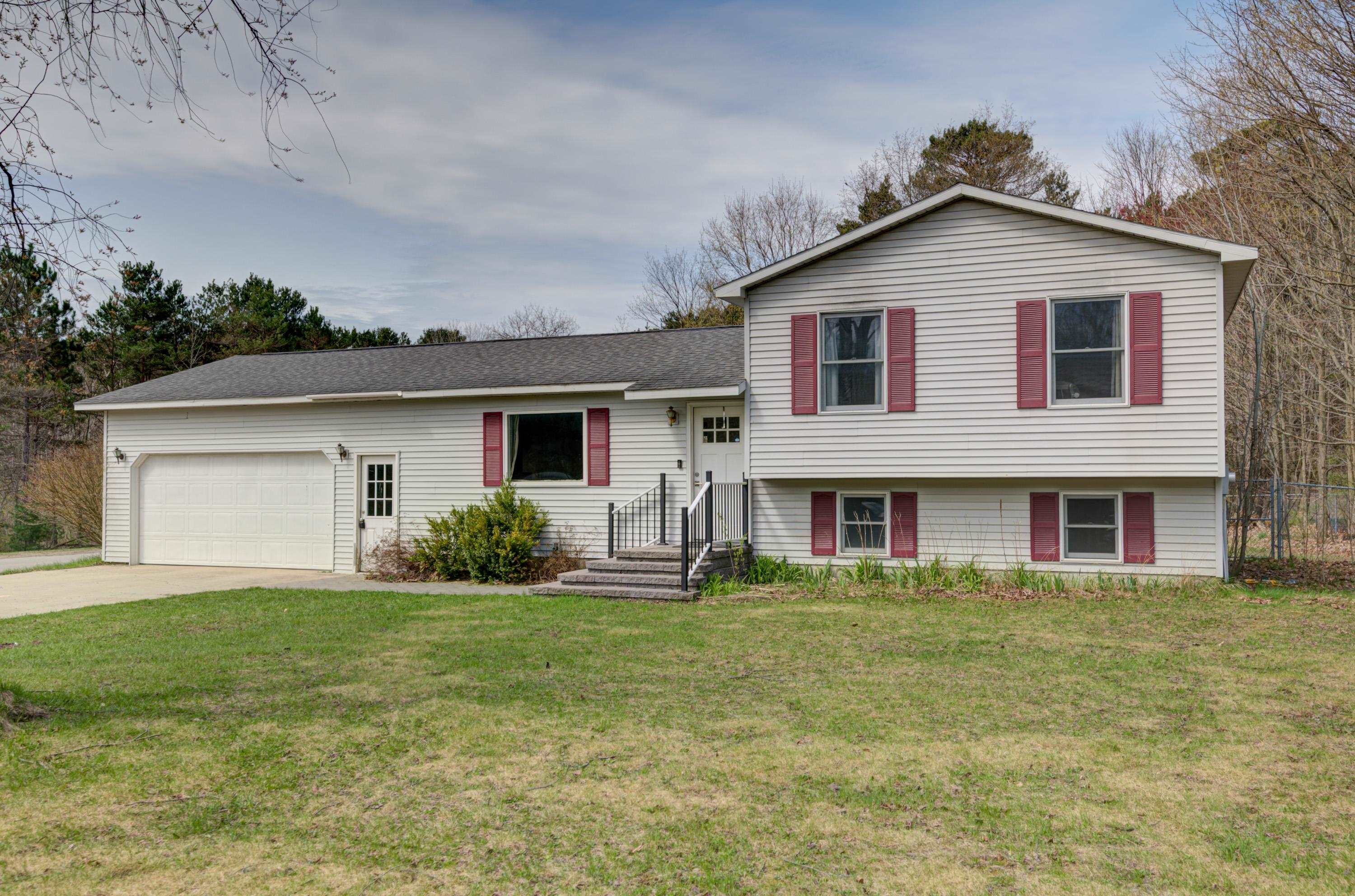 2575 Reily Court Traverse City, MI 49685 - Photo 11 of 42