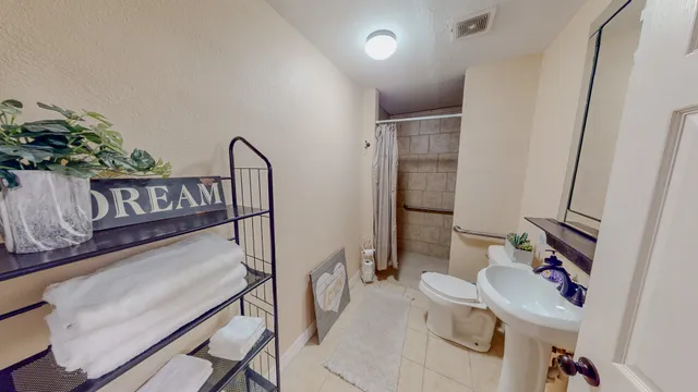 $350,000 | 216 East Plantation Drive, Clute, TX 77531