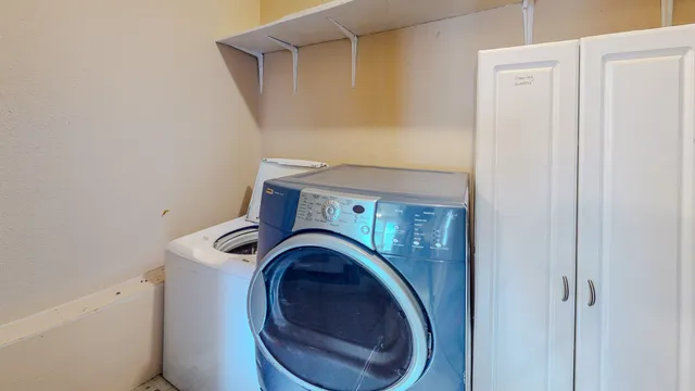 $350,000 | 216 East Plantation Drive, Clute, TX 77531