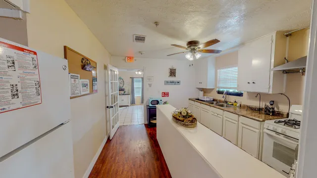 $350,000 | 216 East Plantation Drive, Clute, TX 77531