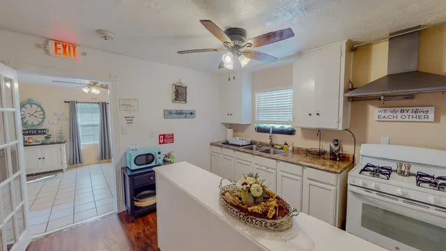 $350,000 | 216 East Plantation Drive, Clute, TX 77531