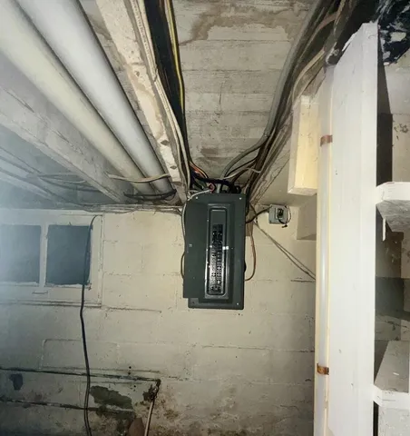 $159,900 | 176 South Scott Street, Adrian, MI 49221