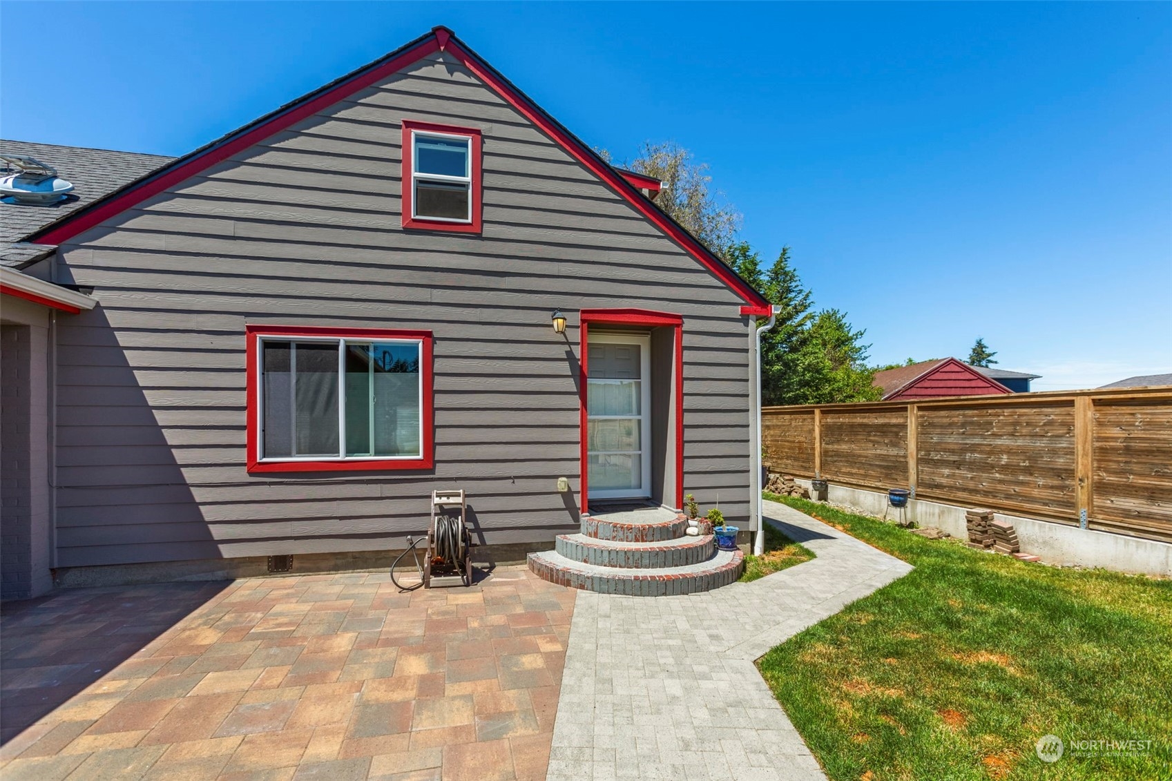 1720 South Walters Road Tacoma, WA 98465 - Photo 1 of 40 Gallery Image 1