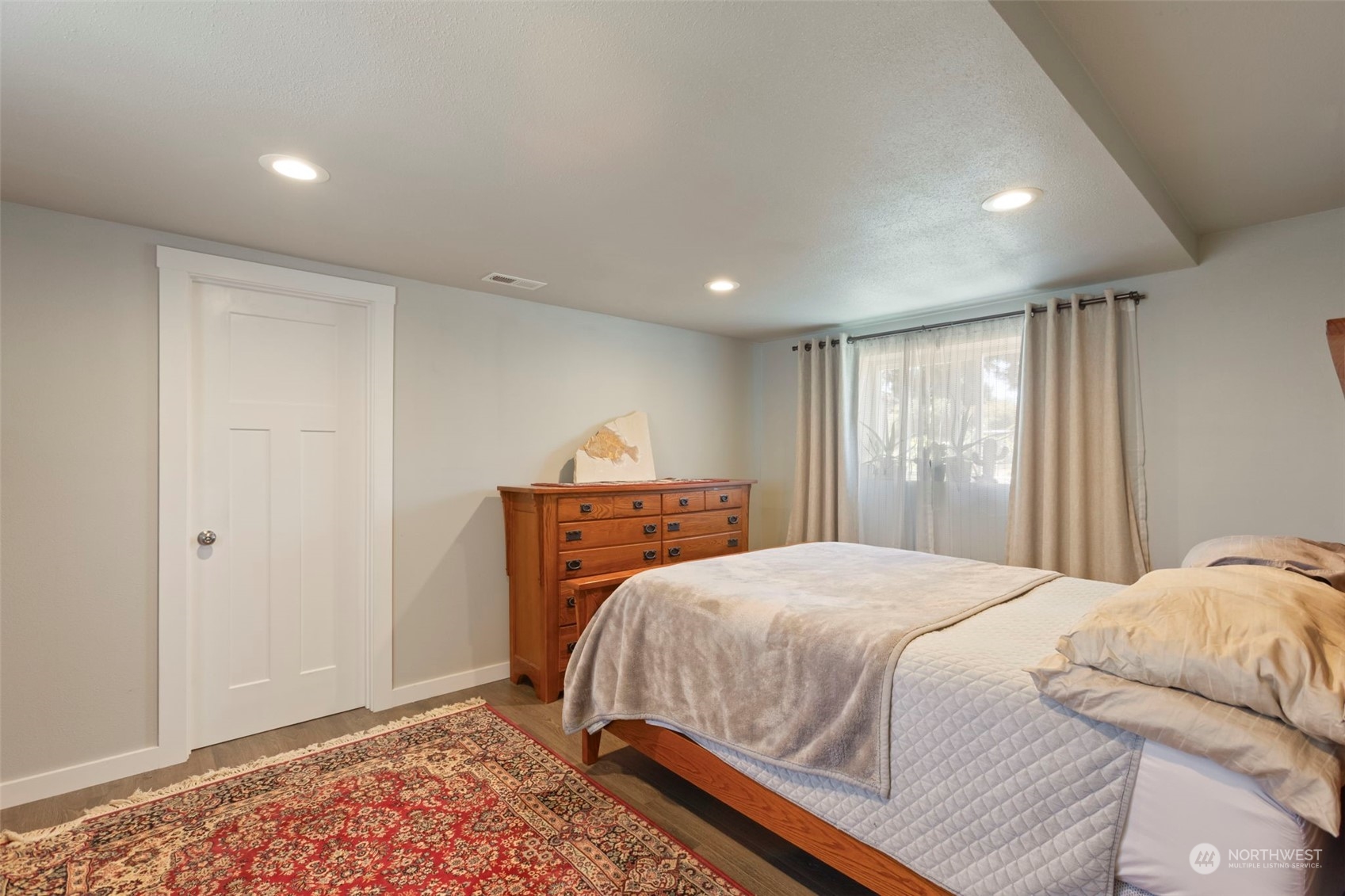 1720 South Walters Road Tacoma, WA 98465 - Photo 12 of 40 Gallery Image 12