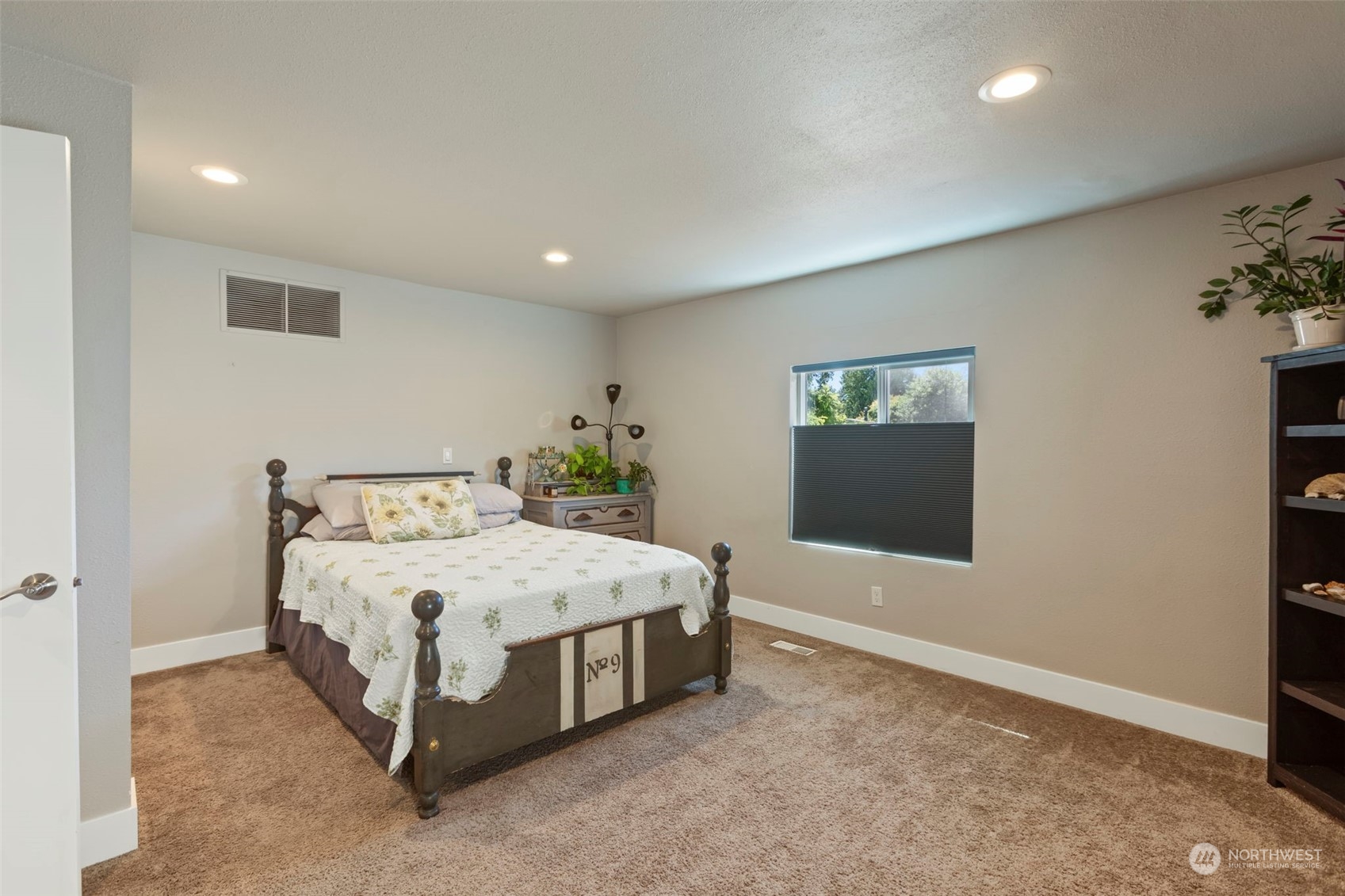 1720 South Walters Road Tacoma, WA 98465 - Photo 18 of 40 Gallery Image 18