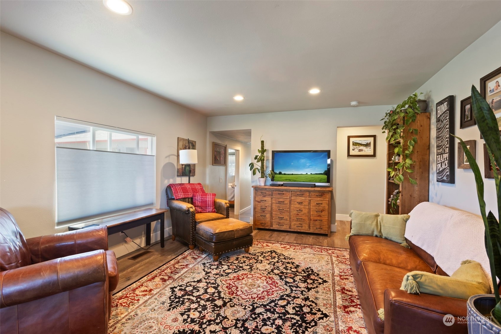1720 South Walters Road Tacoma, WA 98465 - Photo 3 of 40 Gallery Image 3