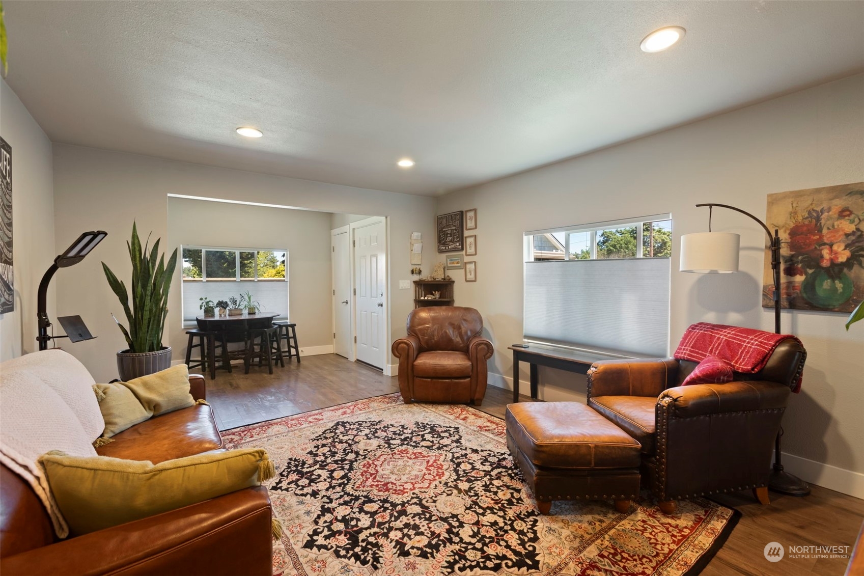 1720 South Walters Road Tacoma, WA 98465 - Photo 4 of 40 Gallery Image 4