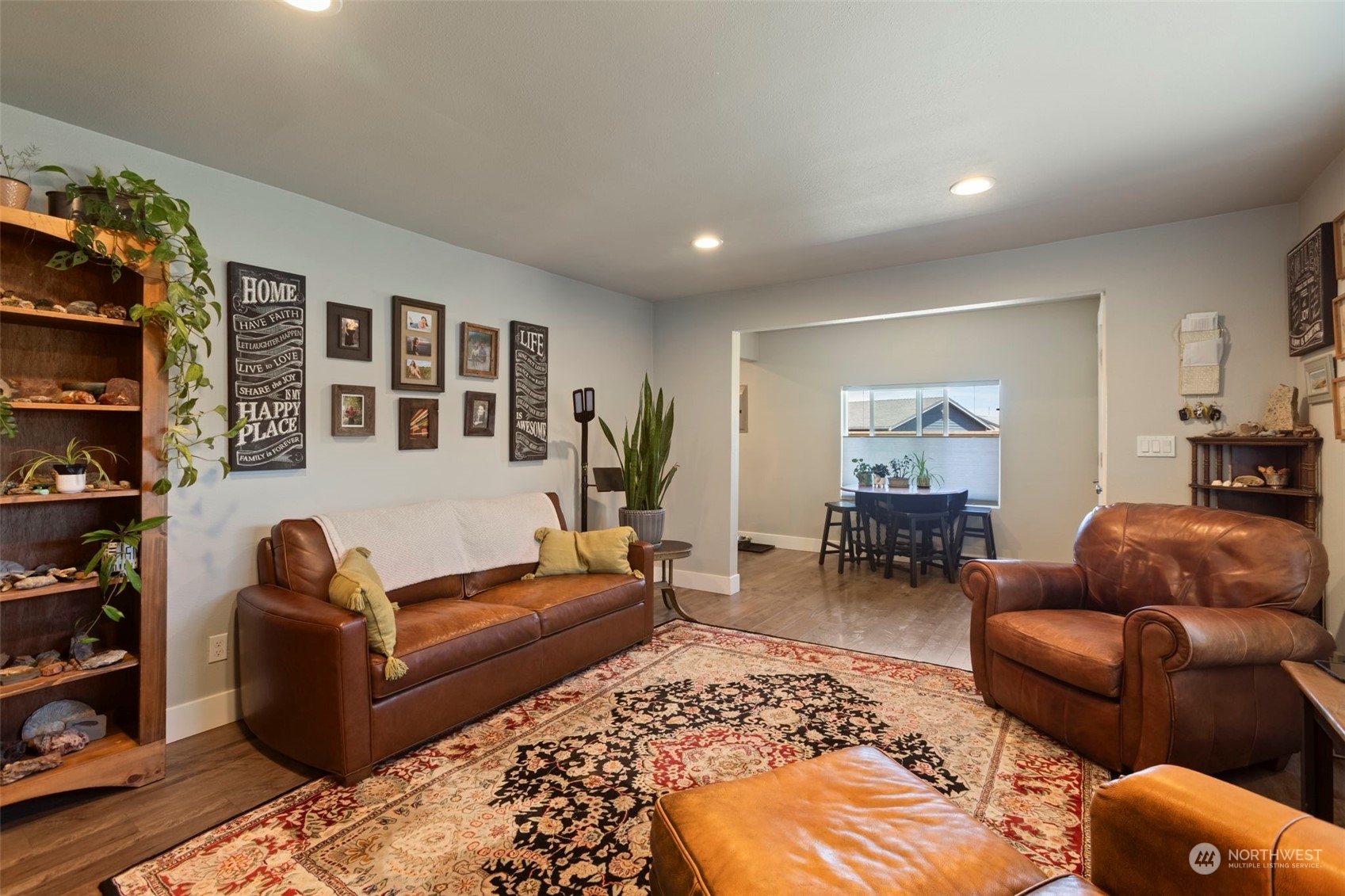 1720 South Walters Road Tacoma, WA 98465 - Photo 5 of 40 Gallery Image 5