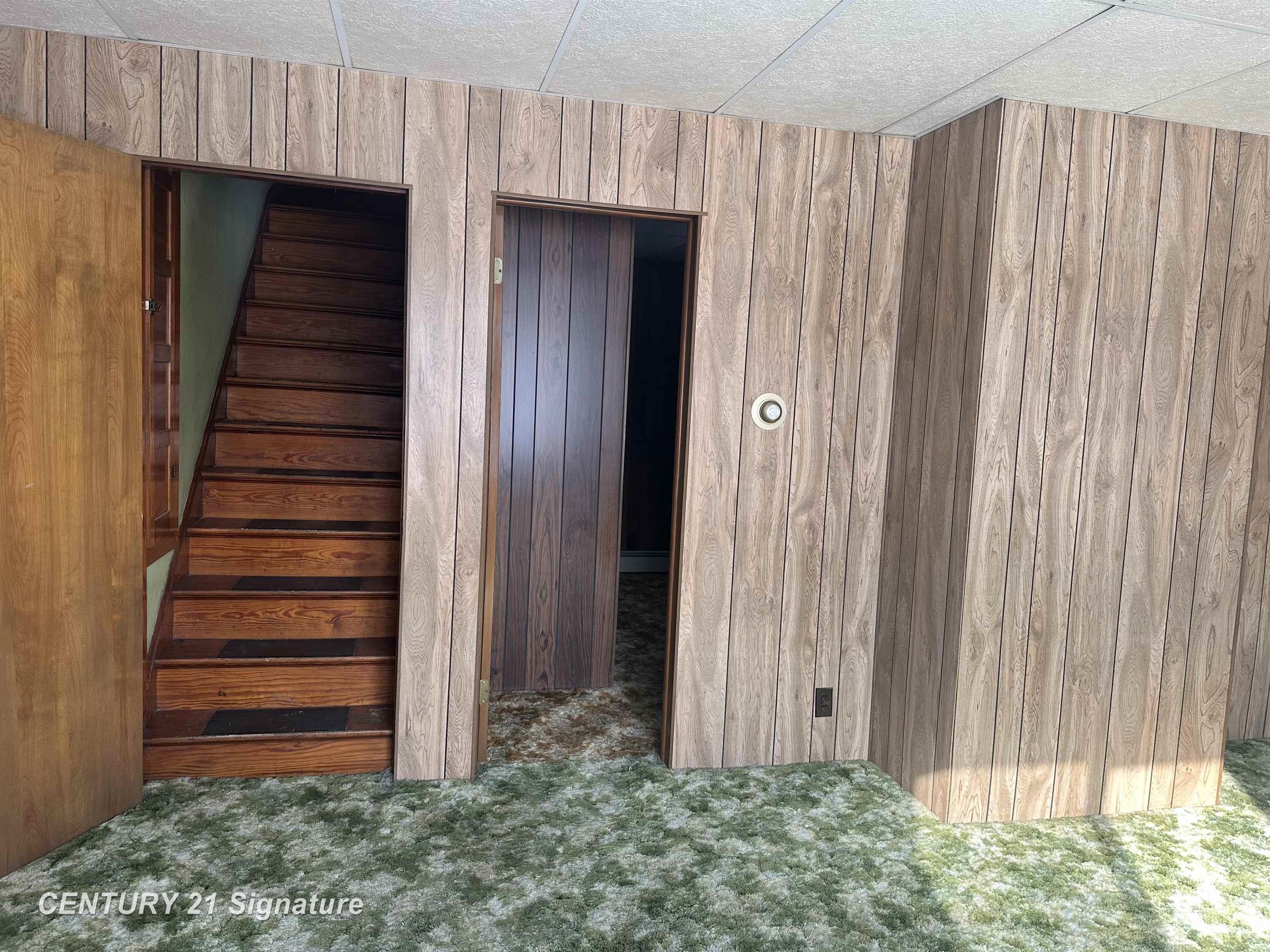 2875 Hermansau Road Saginaw, MI 48604 - Photo 9 of 30 50168441-fe9955df-7f73-4a29-b1de-359c0b8982a5.JPG