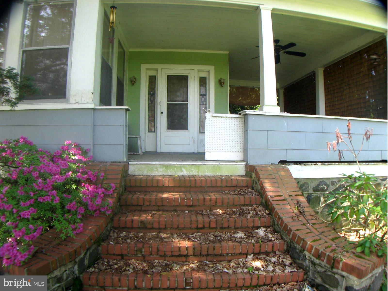 3114 Rolling Rd. Baltimore, MD 21244 - Photo 1 of 21 Exterior (Front)