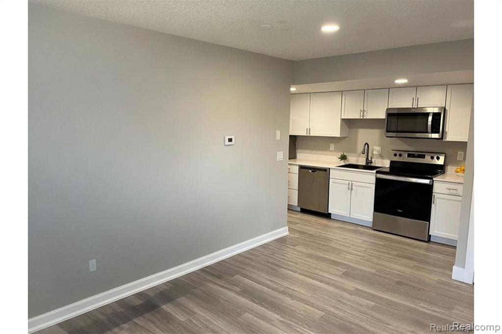 2639 Columbia Road, Unit 4 Berkley, MI 48072 - Photo 2 of 9