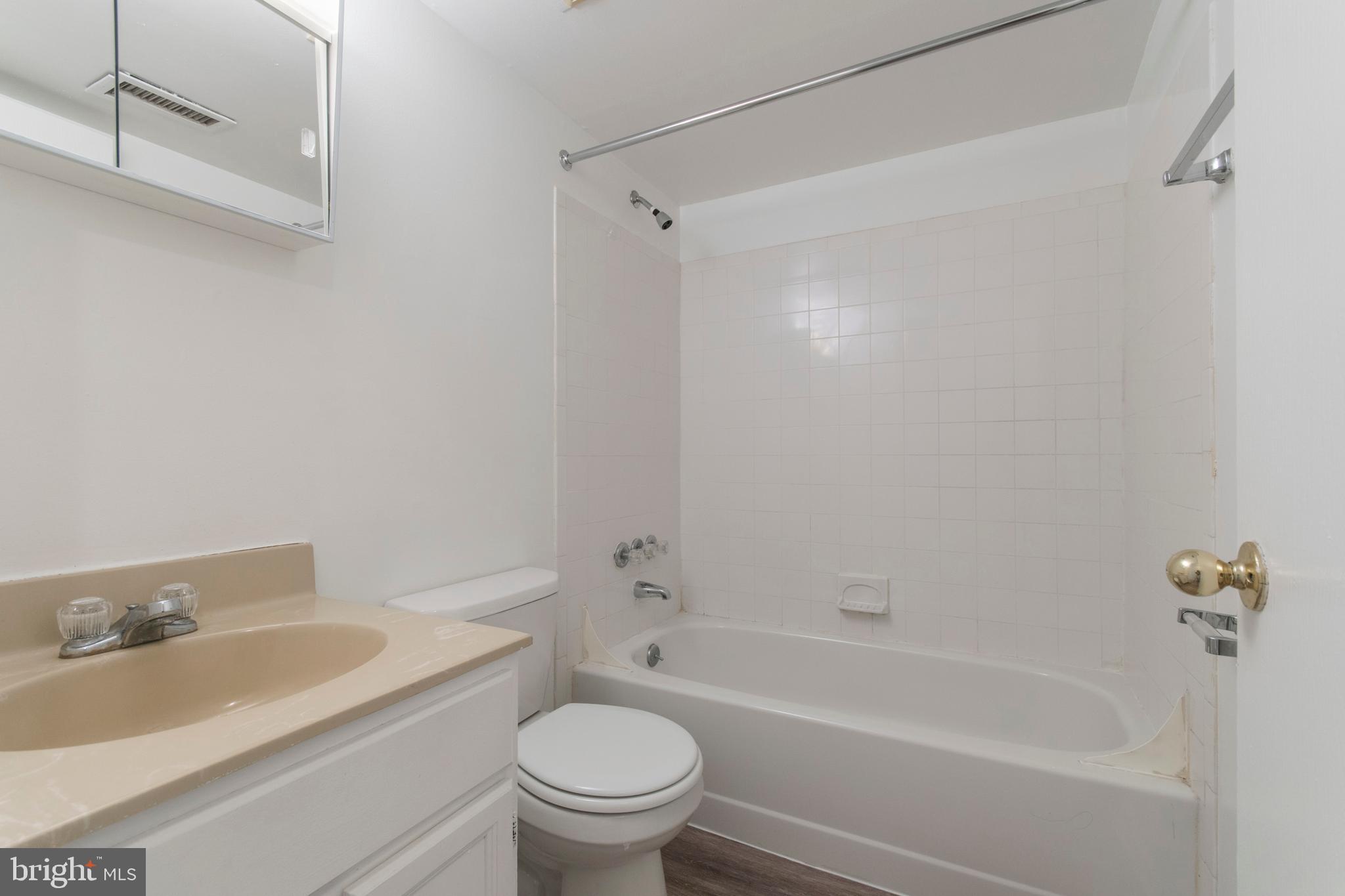 430 Harmon Road Philadelphia, PA 19128 - Photo 5 of 45