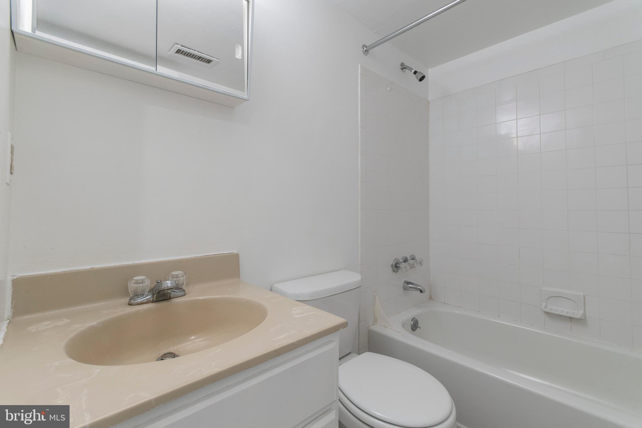 430 Harmon Road Philadelphia, PA 19128 - Photo 6 of 45