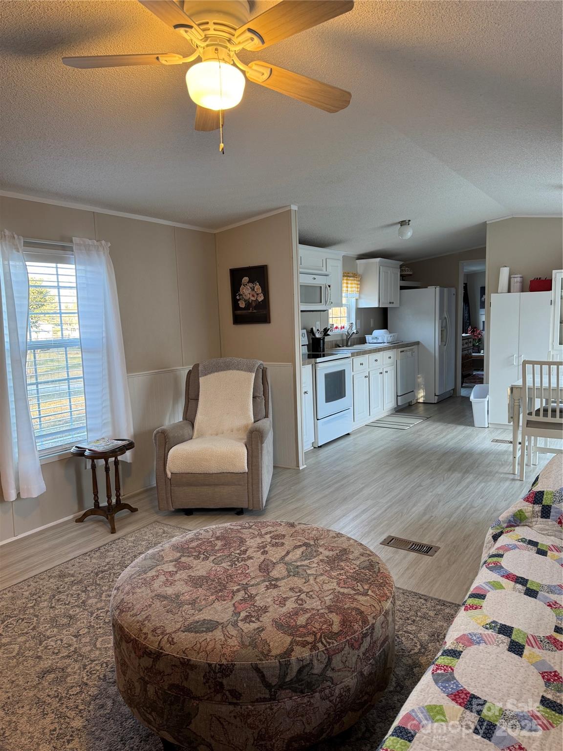 89 Ruth Whitaker Road Hendersonville, NC 28791 - Photo 5 of 22 Gallery Image 5