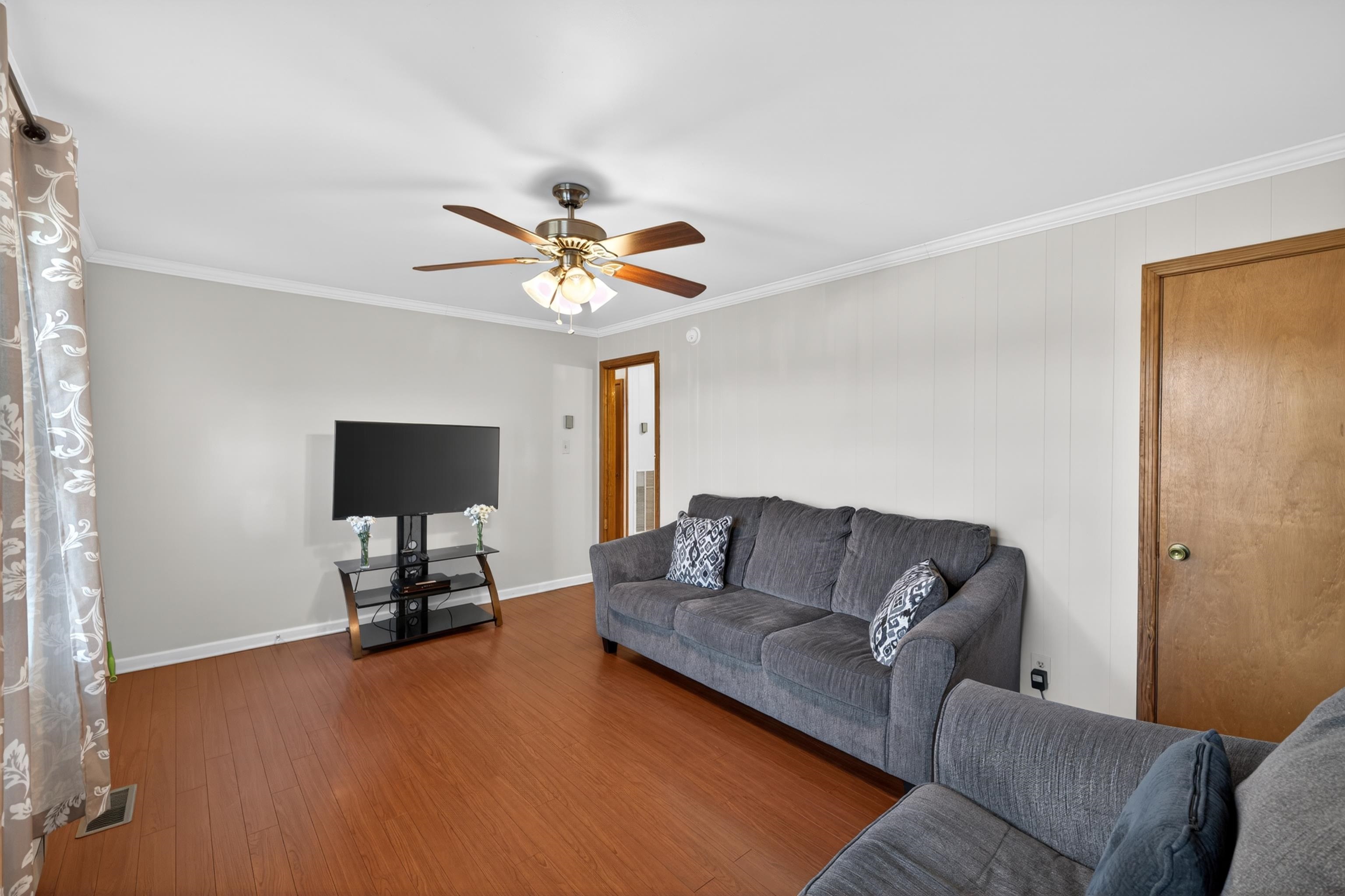 409 13th Street Grottoes, VA 24441 - Photo 6 of 61