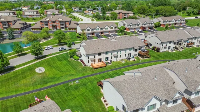 $330,000 | 8261 Pecan Place, Frankfort, IL 60423